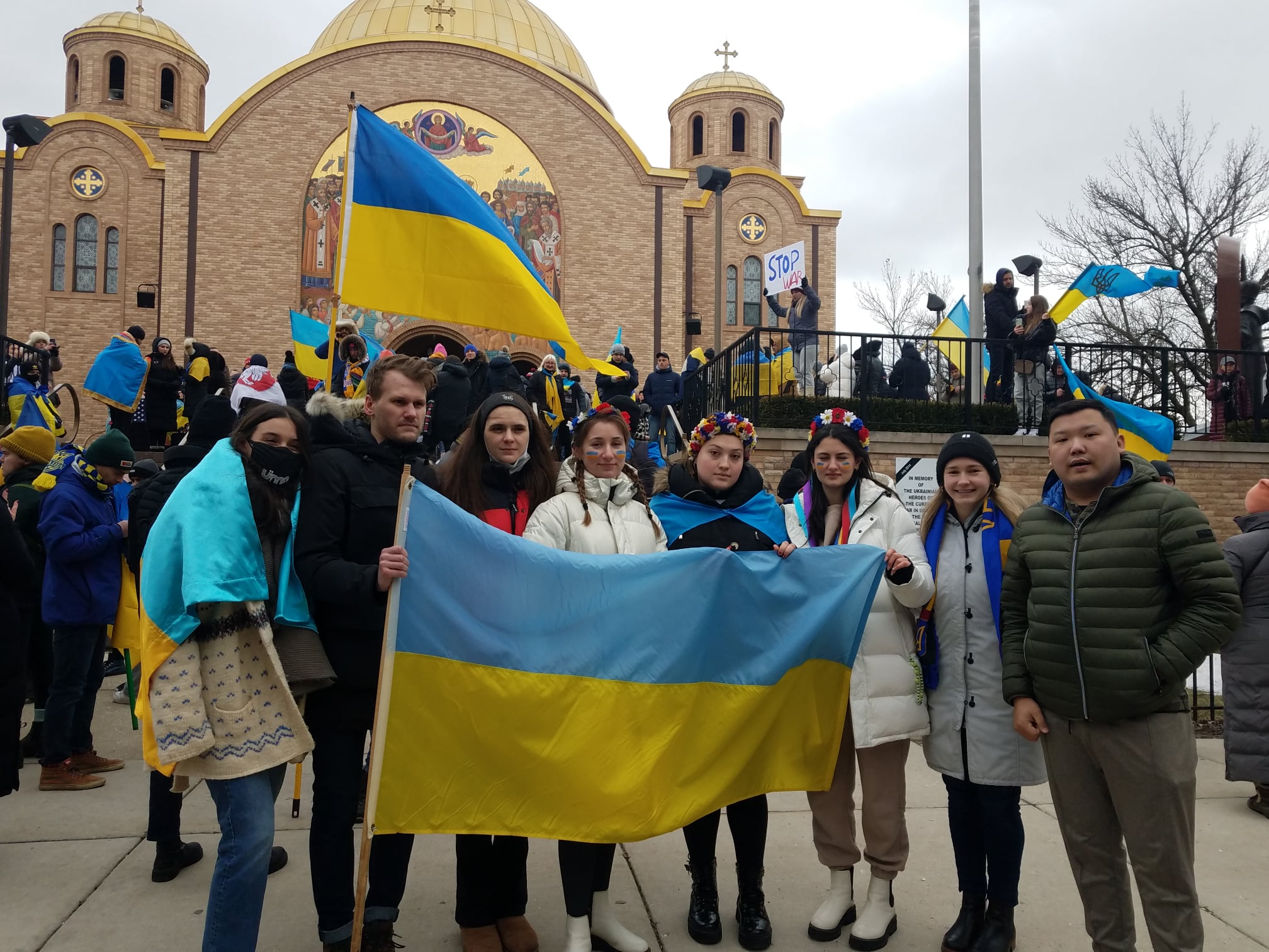 Featured image for “Hundreds Rally Downtown and in Ukrainian Village to Support Ukraine in Chicago”